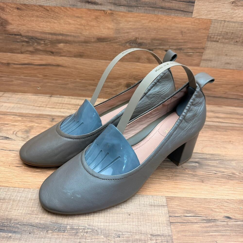 Taryn Rose Babe Wedge Pumps Size 9.5 Black Suede Leather Rose